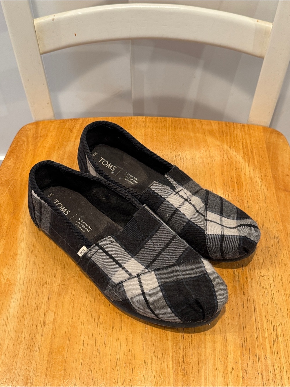 Toms Women’s Black & Gray Plaid Canvas Slip-On Flats